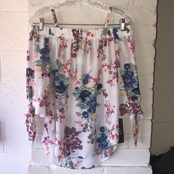 A. Byer Tops - A. Byer NWT gorgeous top. Small